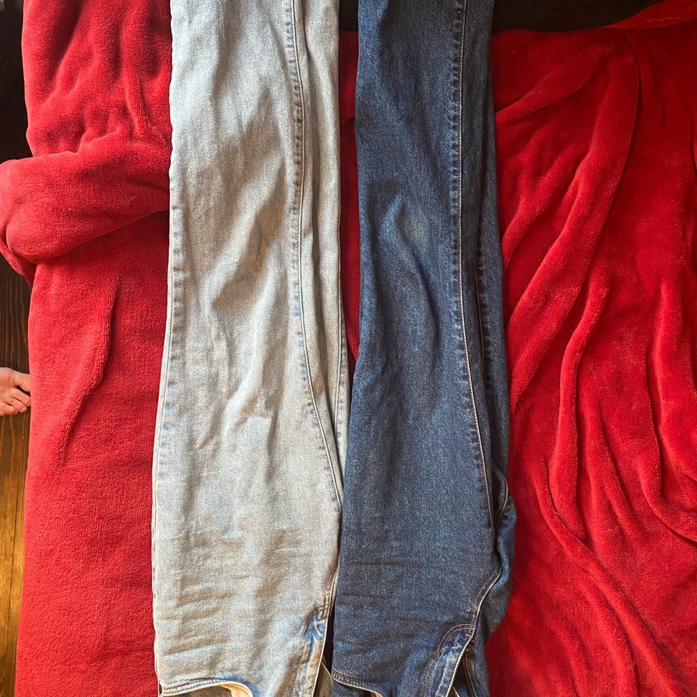 Two ragged priestess mom jeans light and dark wash - Picture 6 of 8
